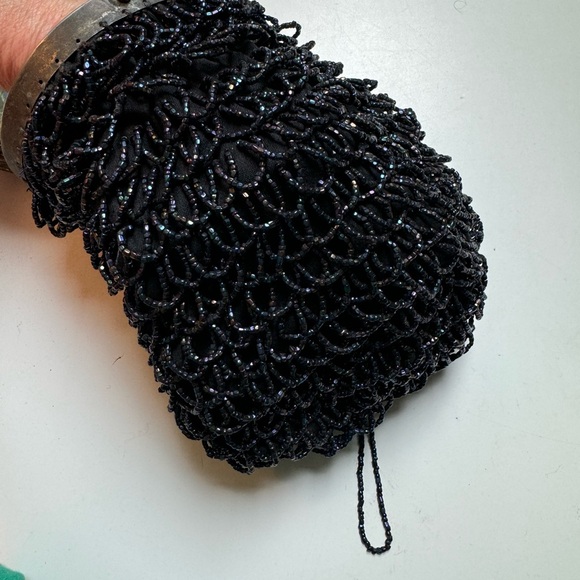 Antique Art Deco Blue Iridescent tassel beaded mirror pouch~Silver Repousse Lid - Picture 6 of 10